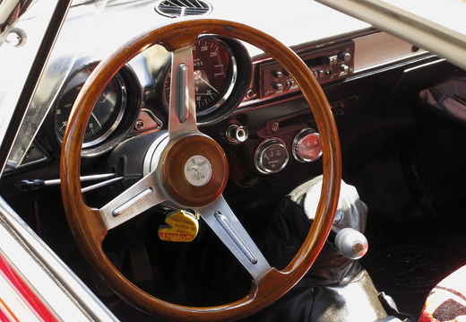 Serie Alfa Romeo GT: die Instrumente und Armaturen 