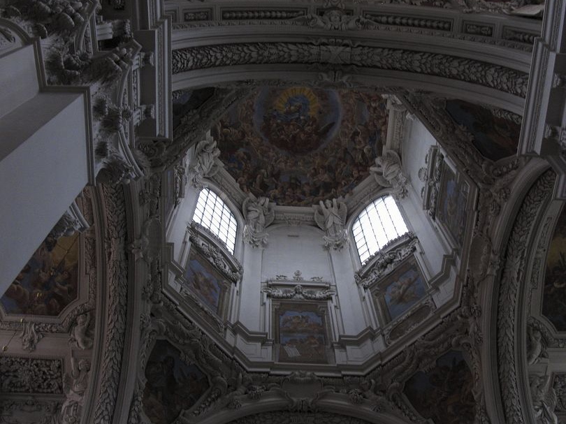 Serie Passau: Die Kuppel über dem Altar 