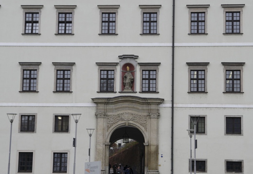 Serie Passau: Eingang des St. Nikola Kloster 