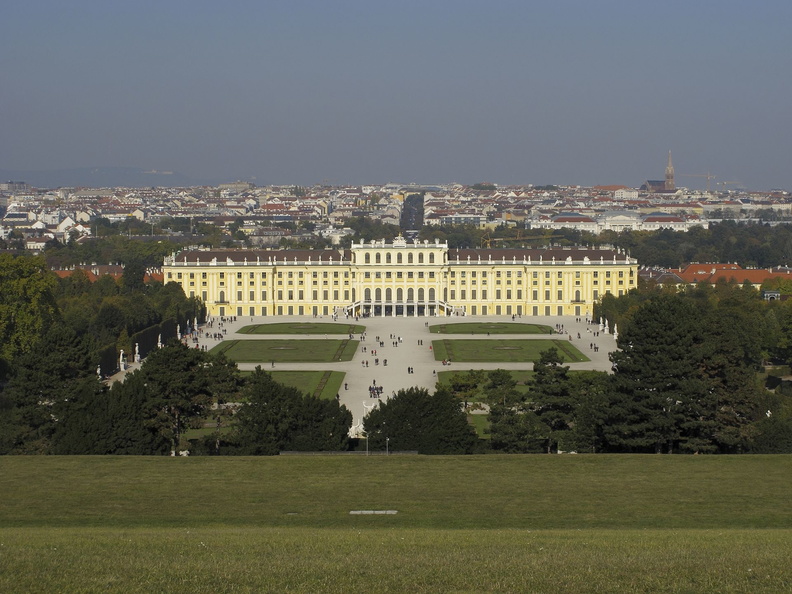 Schloss Schönbrunn und das "Große Parterre" 