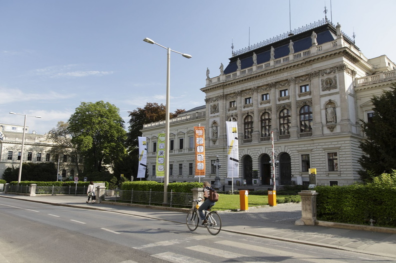 Uni Graz, Serie: Hauptgebäude 